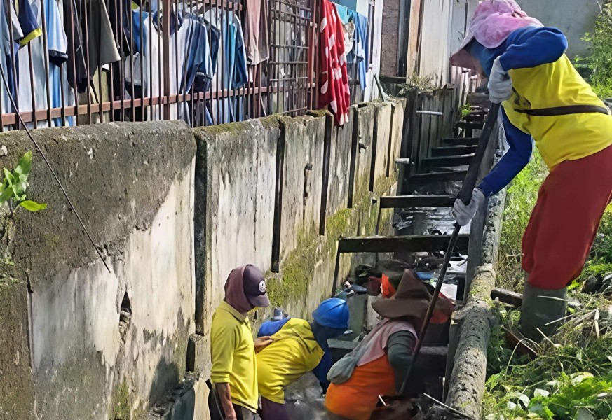 Respon Laporan Warga, Pemko Pekanbaru Normalisasi Drainase Brigjen Katamso-Gelugur Bukit Raya