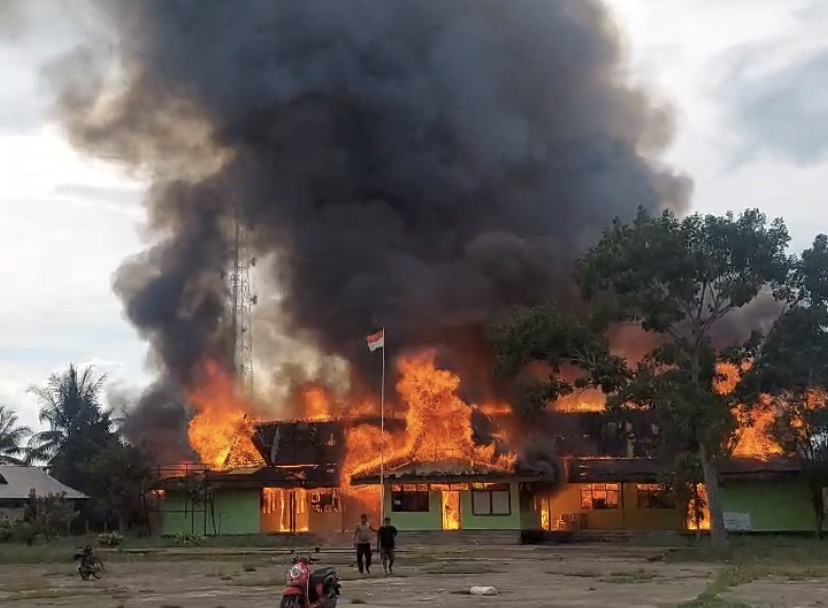 Kantor Camat Enok Ludes Terbakar, Pelayanan Masyarakat Terdampak