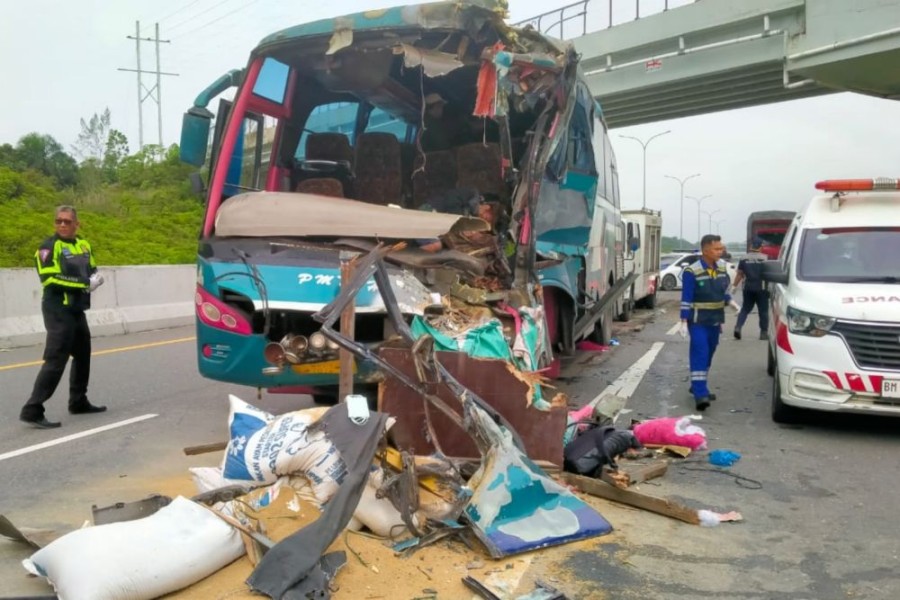 Laka Maut Truk dan Bus di Tol Permai, Satu Orang Meninggal Dunia