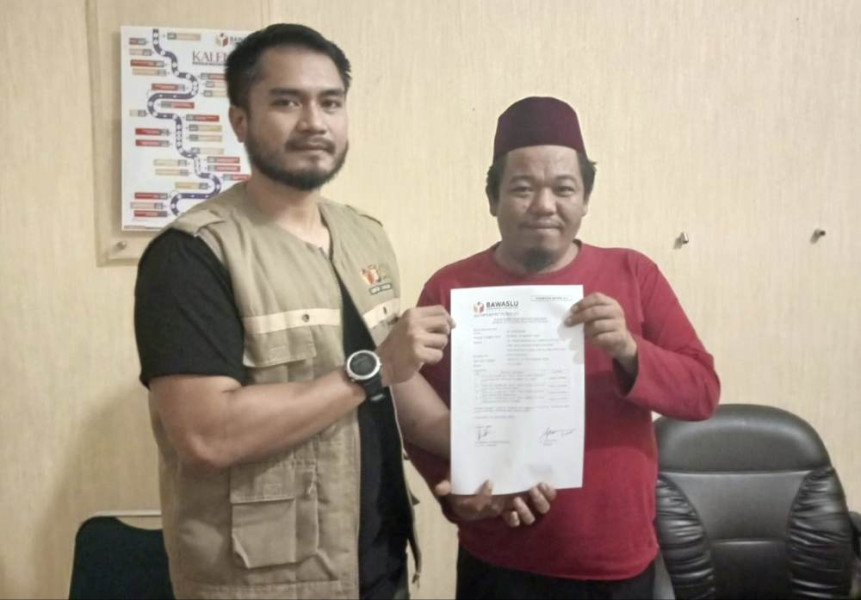 Relawan Bermarwah Laporkan Sejumlah Akun Medsos ke Bawaslu Riau