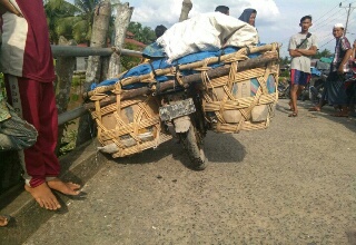 Kenderaan Jumping, Pengendara Tertimpa dan Meninggal 