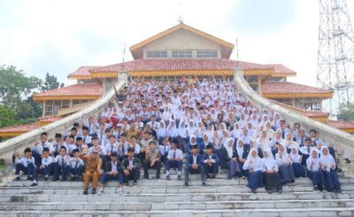 Museum Balairung Sri Pamerkan Koleksi Pribadi Sultan Syarif Kasim, 700 Pelajar Belajar Sejarah Siak