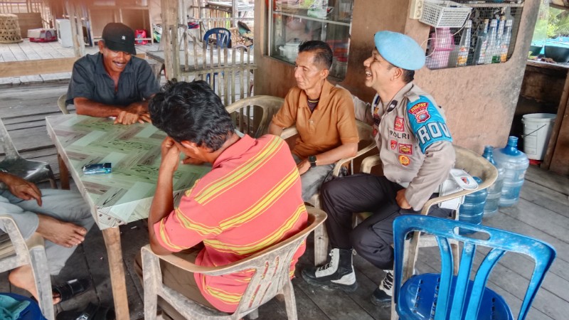 Sambangi Masyarakat, Polsek Teluk Belengkong Ajak Wujudkan Pilkada Damai 2024