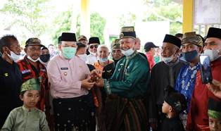 Sempena HUT Kampung Rawang Kao Barat ke 9 Wabup Siak Resmikan Gelanggang Gasing Antan Antan Ma'dun