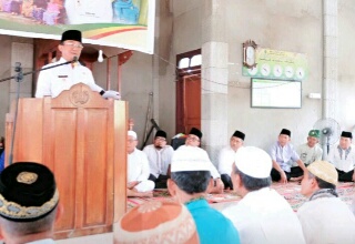 Bupati Inhil Hadiri Haul Jamak Sekampung di Desa Tempuling