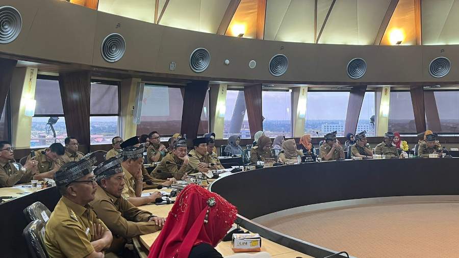 Sejumlah Petinggi dan Istri di Riau Dikumpulkan KPK, Ada Apa?