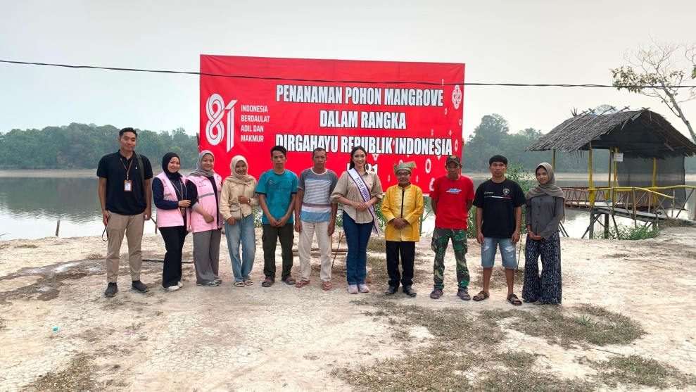 Semangat HPN,  PLN NP UP Tanam Mangrovge  Bersama Putri Indonesia Riau Jaga Kestabilan Tepian Sungai Siak