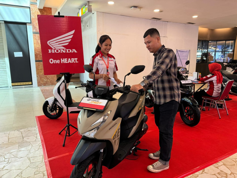 Capella Honda Tampilkan Motor Matic Honda di Mall SKA