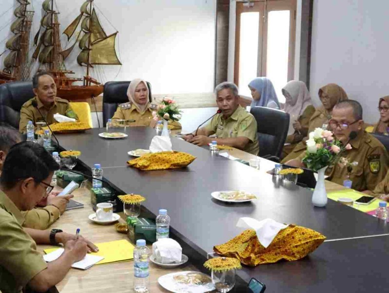 Bupati Inhil Pimpin Rapat Pengelolaan BLUD RSUD Tembilahan