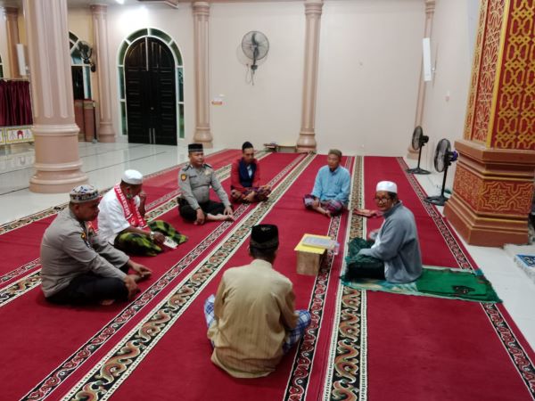 Polsek Kabun Sampaikan Pesan Pilkada Damai di Masjid Al Fajar