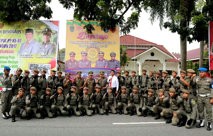 Wardan Hadiri HUT Satpol PP 