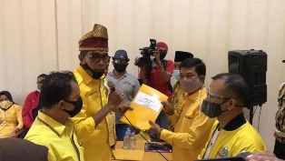 Parisman Ingin Bangkitkan Kejayaan Golkar, Ida Sebut Golkar Terpuruk, Keduanya Yakin Menang 