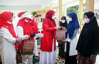 Sempena HUT RI 76, Dekranasda Siak Salurkan Bantuan di Panti Asuhan