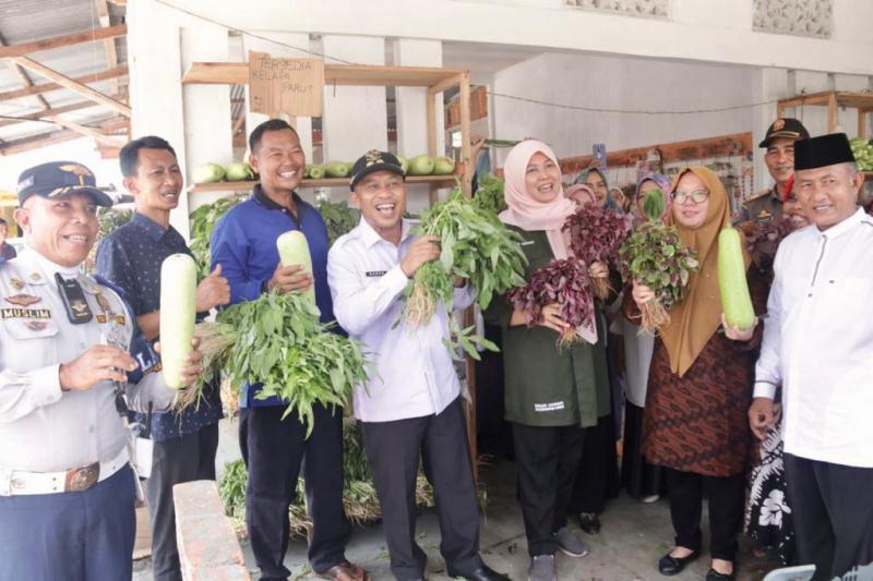 Resmikan Warung Raja Sayur Desa Pambang Baru, Ini Harapan Wabup Bagus Santoso