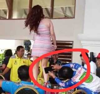 Tingkah Nyeleneh Penonton Goyang Aduhai, Tidak Hanya Berikan Saweran Juga Rekam Bagian.....