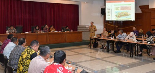 Bank Riau Kepri dan Bapenda Riau Kunjungi BJB