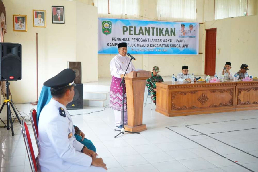 Penghulu Kampung Teluk Mesjid Jumain Resmi Dilantik Bupati Siak Alfedri