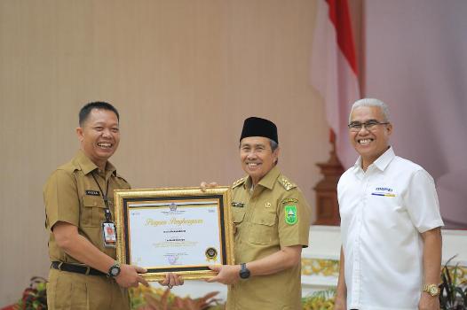Terima Treasury Award 2023, Pemko Pekanbaru Terbaik Ketiga Kategori Penyaluran KUR
