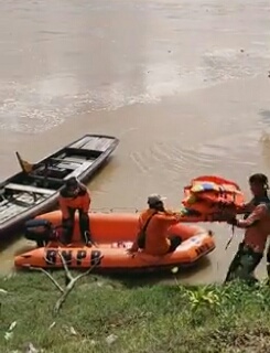 Diduga Karena Berkelahi Saat Nonton Randai, Seorang Remaja Tengelam di Sungai Indragiri