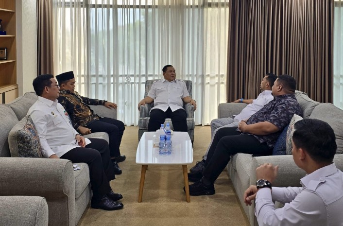Audiensi DPRD Pekanbaru dengan Plt Gubri, Ini Pesan SF Hariyanto Soal Pembangunan