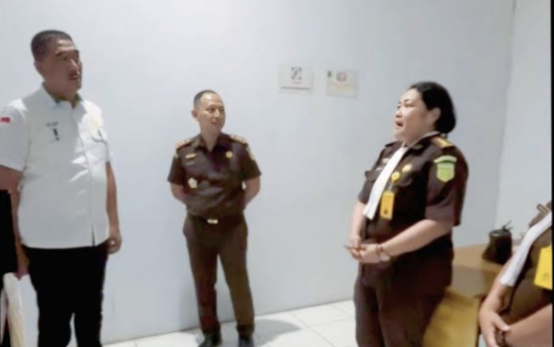 Kajati Maluku Agoes Sidak Para Jaksa Sedang Bertugas di Pengadilan Negeri Ambon