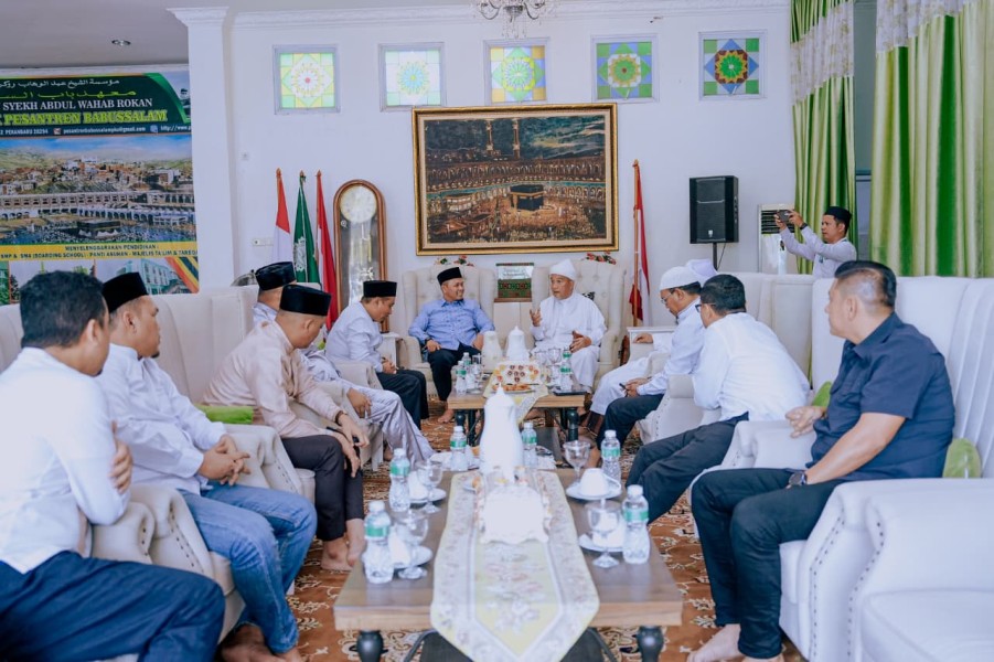 Pemko Pekanbaru Gandeng Ulama, Agung Nugroho Minta Doa Hujan Turun di Tengah Karhutla