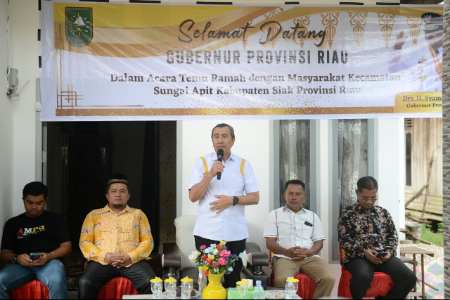 Meski Hari Libur, Gubernur Syamsuar Tampung Aspirasi Masyarakat Sungai Apit