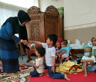 Ketua PKK Riau Tinjau Posko Kesehatan & Rumah Singgah