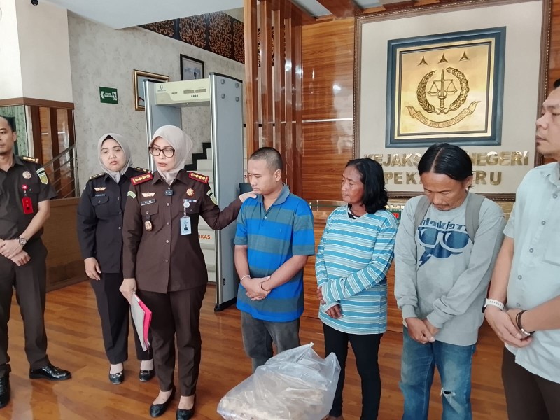 Lalui Program RJ Multiguna, Kejari Pekanbaru Hentikan Kasus Pencurian Curanmor Rio