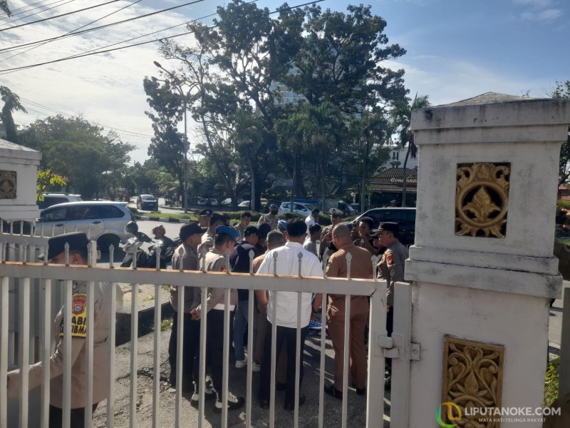 Unjuk Rasa di Disdik Riau, Mahasiswa Desak Usut Dugaan Pungli Kacab Wilayah III