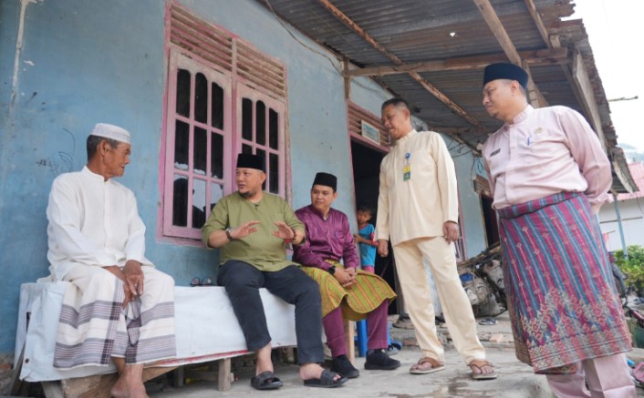 HUT ke-27 Kabupaten Siak, Diskominfo Salurkan Sembako untuk Lansia dan Warga Membutuhkan