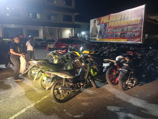 Hendak Kebut-Kebutan, 22 Sepeda Motor di Pekanbaru Diangkut Polisi