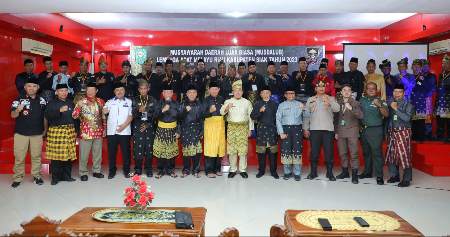 Wabup Husni Buka Musdalub Lembaga Adat Melayu Riau Kabupaten Siak