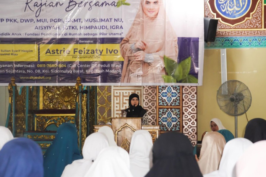 Tabligh Akbar dan Kajian Inspiratif Bersama Bunda Astrie Ivo, Dorong Perempuan Siak Perkuat Peran dalam Pendidikan Keluarga