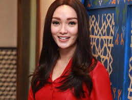 Zaskia Gotik Pamer Hamil Sambil Bergoyang