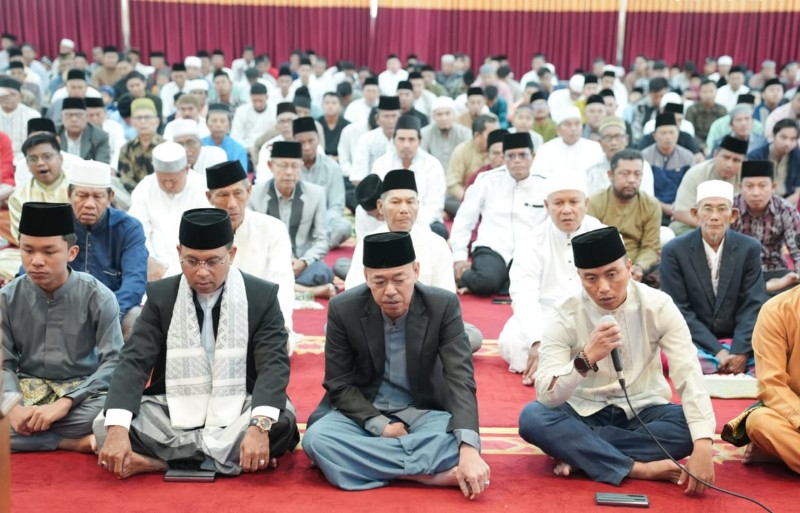 Bupati Rohil Laksanakan Sholat Idul Adha di Masjid Agung Al Ikhlas Bagansiapiapi dan Gelar Open House