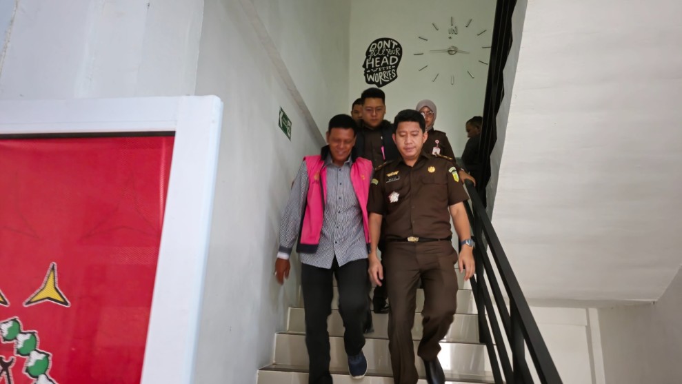 Mantan Ketua DPRD Kuansing  Muslim Resmi Ditahan Kejari dalam Perkara Korupsi Hotel