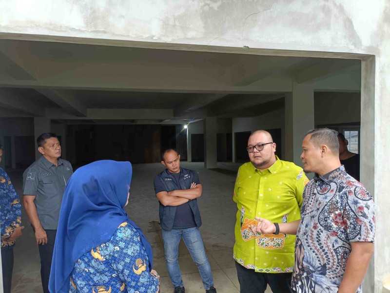 Geram Lihat Pasar Bawah Mangkrak, Pemko Pekanbaru Siap Ambil Alih Proyek