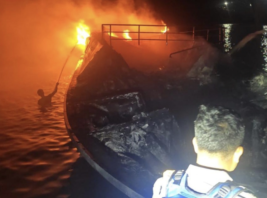 Mau Bertolak ke Batam, Speed Boat Porti Express 32 Terbakar di Perairan Selat Air Hitam Meranti