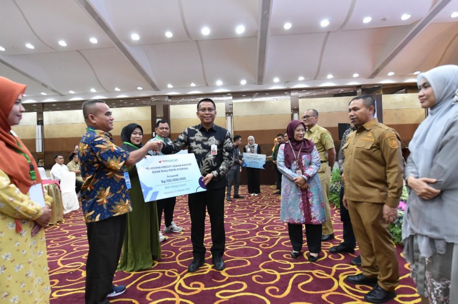 Peluncuran Program Kredit Perumahan: BRK Syariah dan Pemerintah Provinsi Riau Ikuti Akad Massal KUR 800.000 Debitur