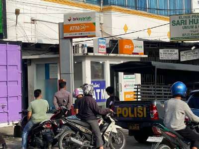 Kepergok Hendak Kuras Uang ATM, Perampok Duel dengan Petugas Penjagaan