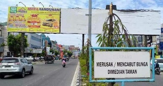 Nihil Kontribusi & Merusak Pemandangan, Sekda Kota Pekanbaru Minta Tertibkan Bando Ilegal