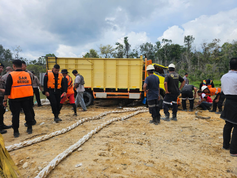 Korban Berjatuhan, PT NWR Sampaikan Belasungkawa Atas Kecelakaan Truk Terjun ke Sungai