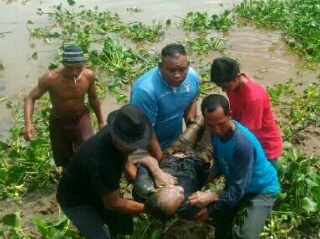 Sesosok Mayat Ditemukan Warga Mengapung di Sungai Indragiri 