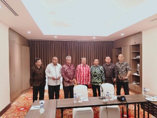 Syamsuar & Lima Anggota DPR RI Asal Riau Bahas Pembangunan