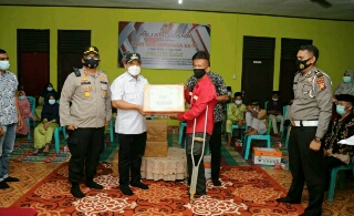Serahkan Bantuan, Wabup Siak Apresiasi Polres Siak