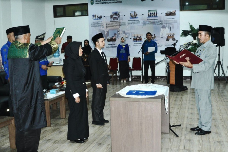 Lantik Dua Pejabat Fungsional Siak, Pj Sekda Tekankan Integritas Profesionalitas dan Loyalitas