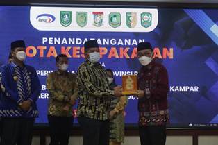 Perwakilan BPKP Riau Tandatangani Nota Kesepahaman dengan 6 Pemerintah Daerah