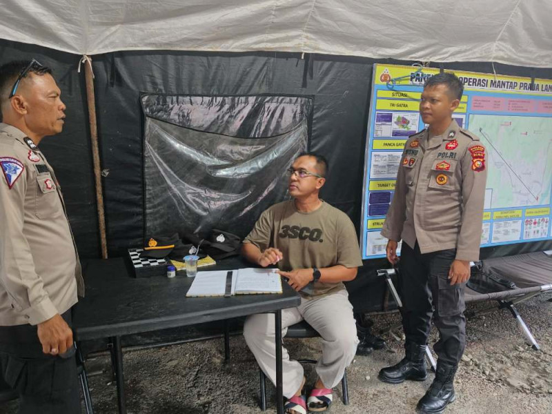 Polres Kuansing Cek Personil Pengamanan yang Berita di Kantor KPU