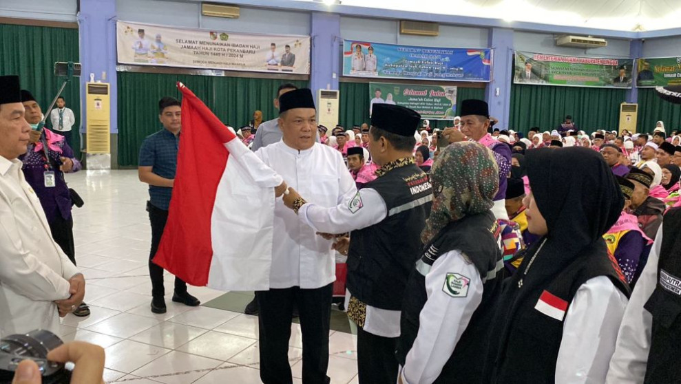 JCH Riau Asal Pekanbaru Bertolak ke Arab Saudi, Ini Pesan Pj Gubri SF Hariyanto